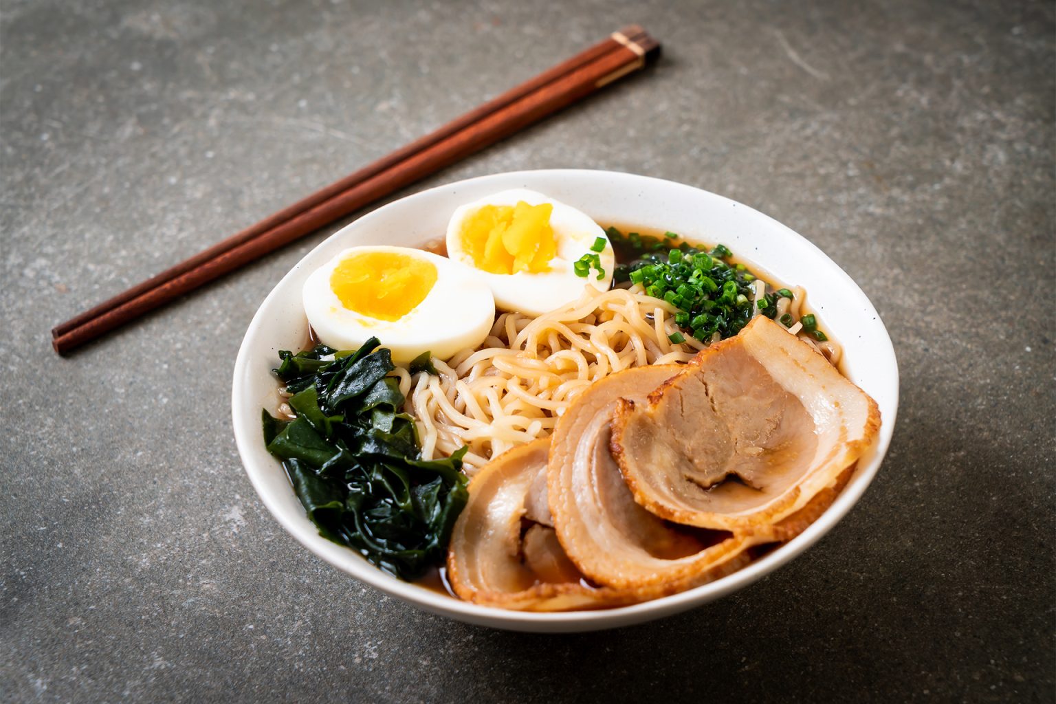 Supă Miso Ramen - Sursă foto: https://japanfood.ro/retete/miso-ramen/