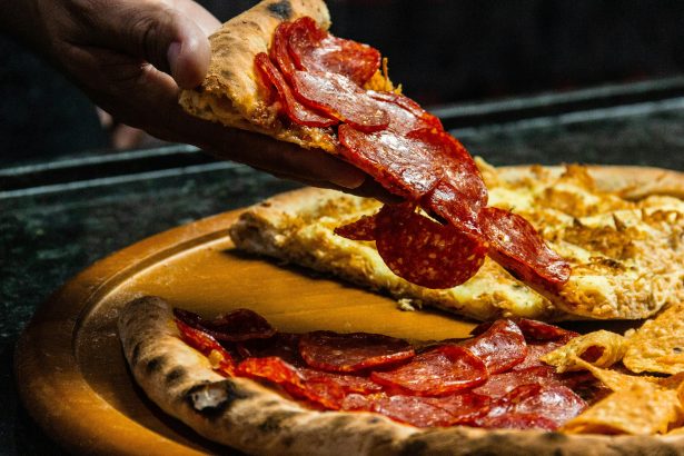 Cum să faci cel mai bun aluat de pizza - Descoperă rețeta tradițională italiană