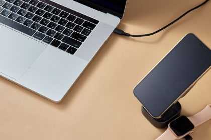 Încărcătoare rețea inteligente: cum îți protejează device-urile